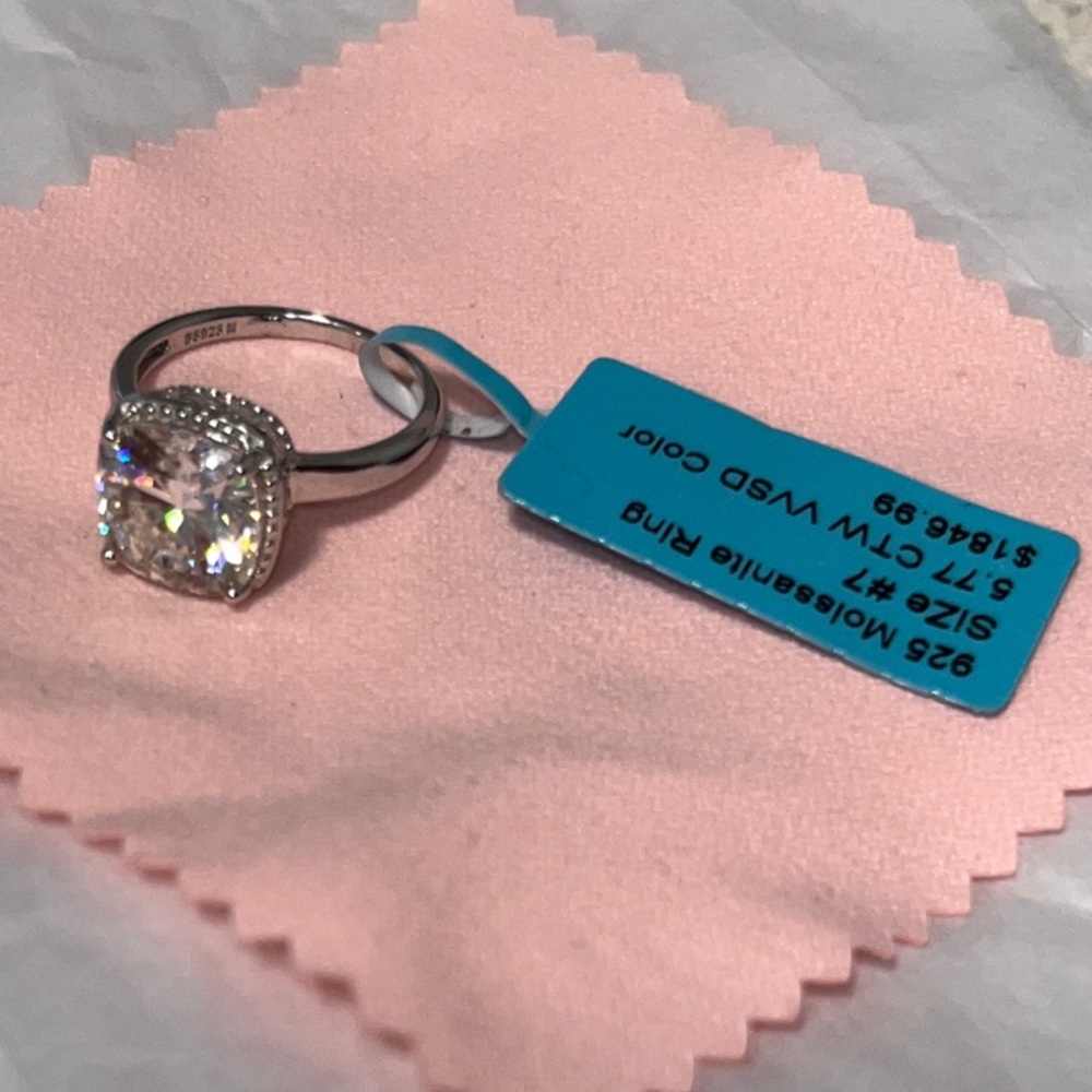925 Moissanite Ring - Size 7 - Picture 4 of 13